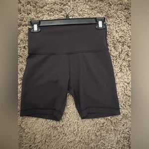 Lululemon Align high-rise 6” shorts. Great condition.
